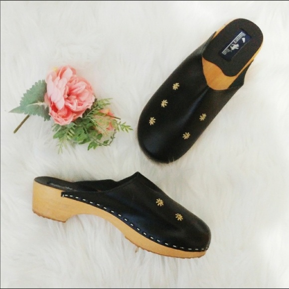 Vintage Hunters Run Wooden Leather Clogs Mules - Picture 1 of 6